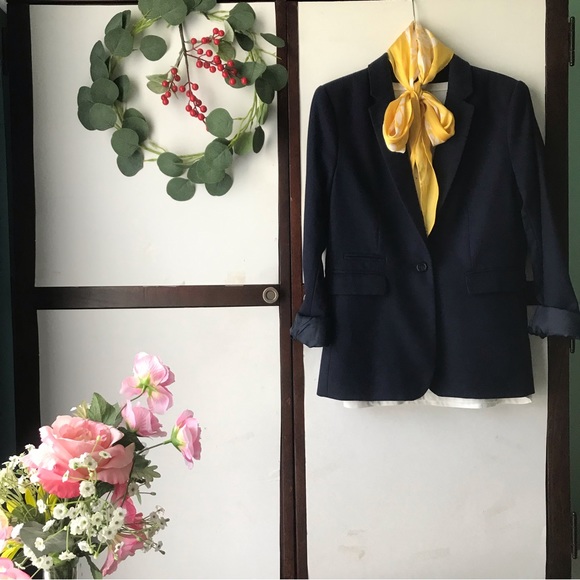Forever 21 navy blue Blazer. - Picture 2 of 4